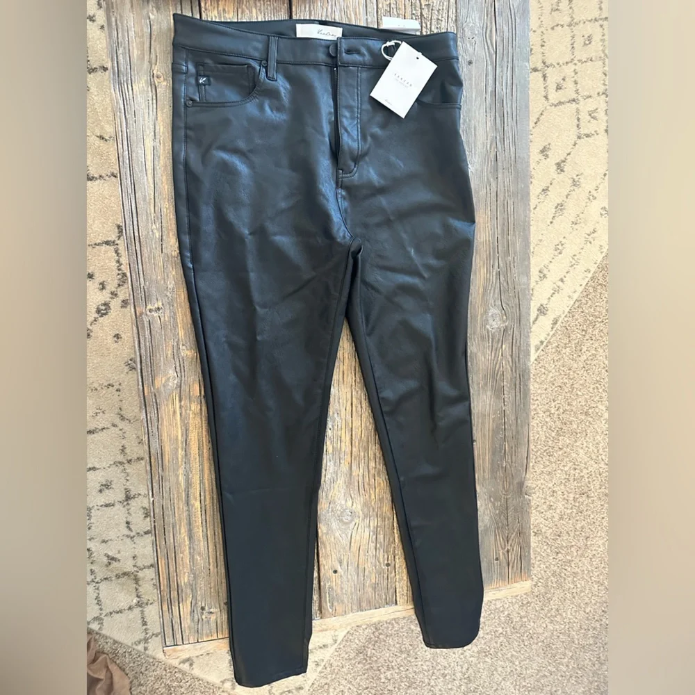 NWT Black Skinny Leather Pants - Picture 4 of 4